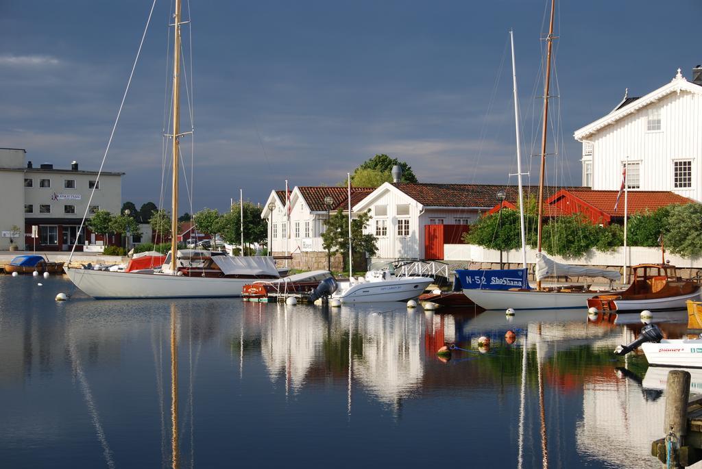 Gjestehuset Ibsen Grimstad  Exterior photo