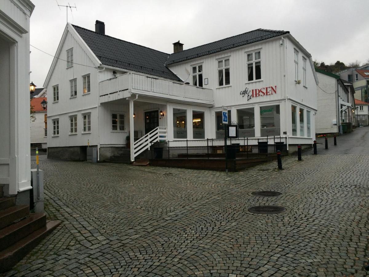 Gjestehuset Ibsen Grimstad  Room photo